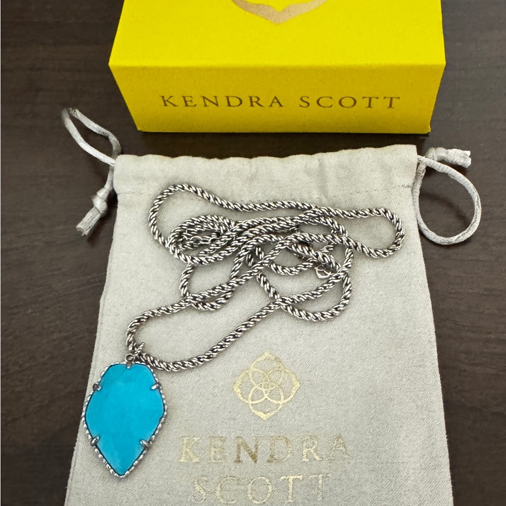 Kendra Scott Pendant Necklace